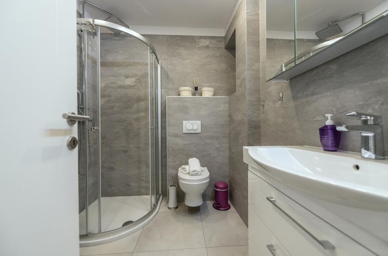 Luxury Apartment Purple Summer Sea View Макарска Экстерьер фото